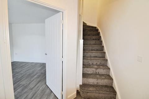 3 bedroom semi-detached house to rent, Penry Road