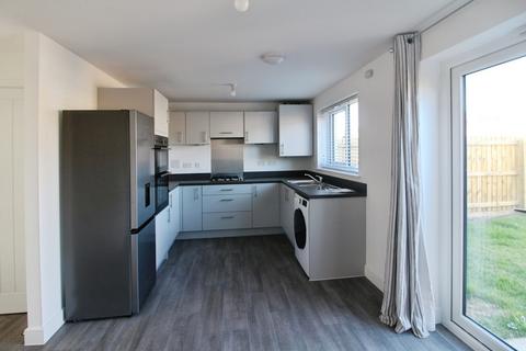 3 bedroom semi-detached house to rent, Penry Road