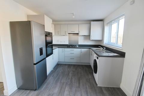 3 bedroom semi-detached house to rent, Penry Road