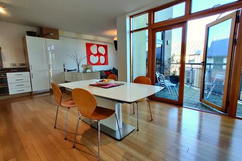 2 bedroom apartment to rent, Truro