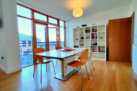 2 bedroom apartment to rent, Truro