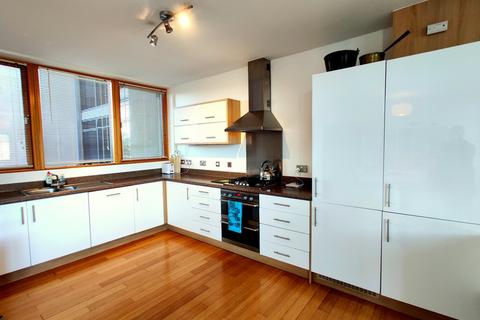 2 bedroom apartment to rent, Truro