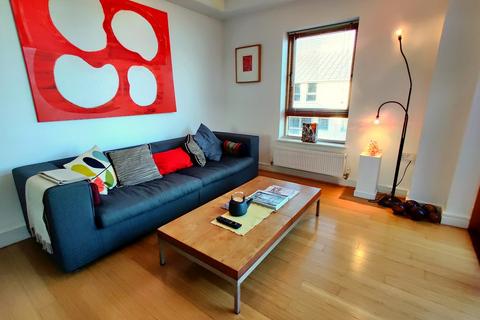 2 bedroom apartment to rent, Truro