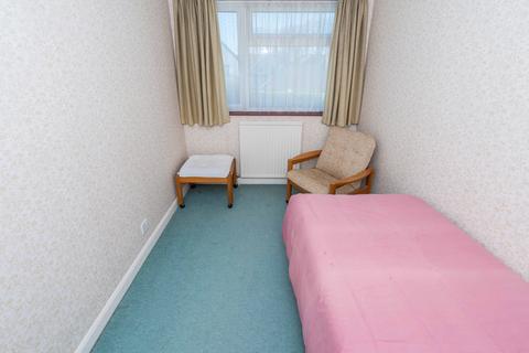 5a Dell Close, Wallington, SM6 8EH