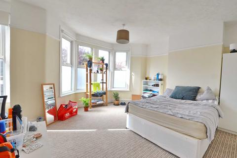5 bedroom terraced house to rent - Longmead Avenue, Bishopston