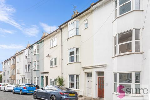 4 bedroom terraced house to rent, St Martins Place, Brighton