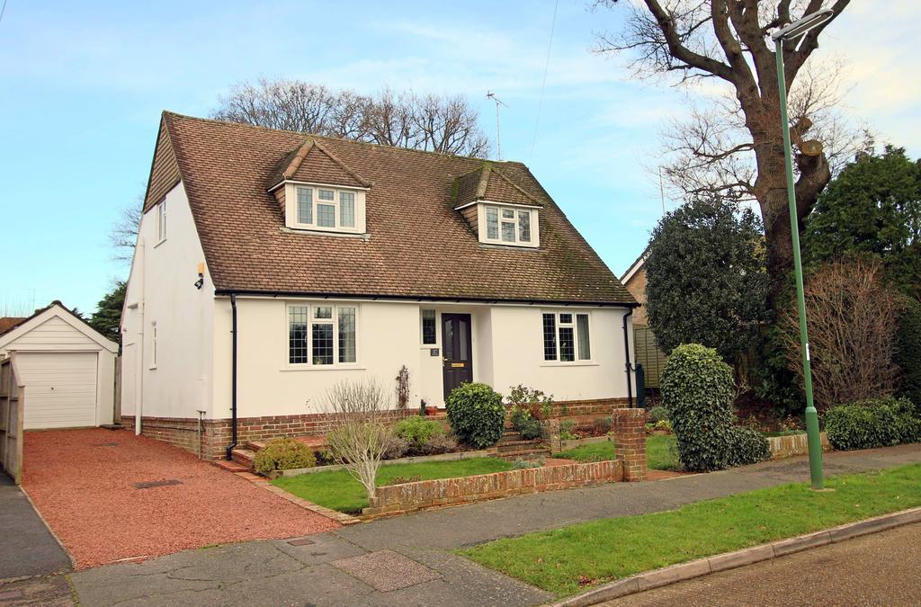 Adastra Avenue, Hassocks, West Sussex, BN6 8DP 4 bed detached house £800,000
