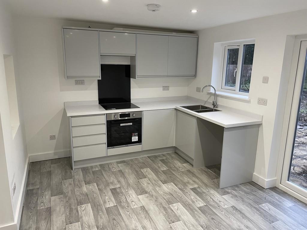 Calvin Road, Bournemouth 4 bed semidetached house £1,500 pcm (£346 pw)