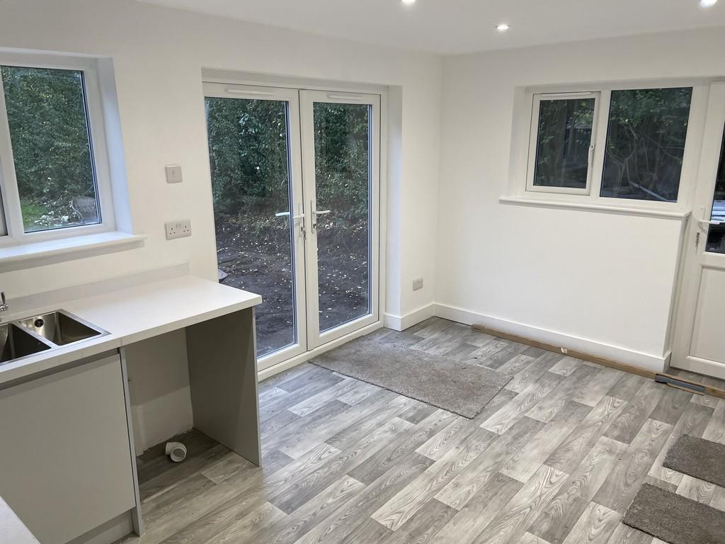 Calvin Road, Bournemouth 4 bed semidetached house £1,500 pcm (£346 pw)