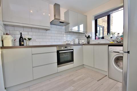 18 Beta Road, Woking, GU22 8EF