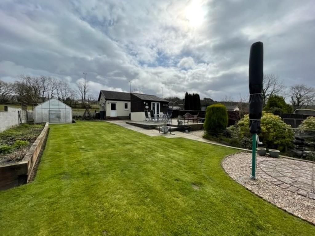Bethesda Road, Tumble 3 bed detached bungalow £340,000
