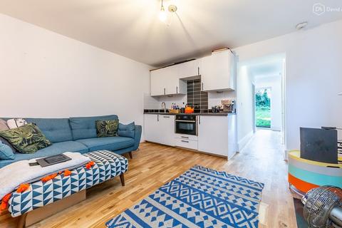 1 bedroom apartment for sale, Clifton Road, Crouch End N8