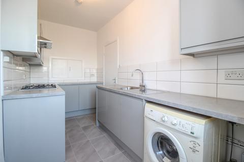 2 bedroom apartment to rent, Wordsworth Parade, Turnpike Lane N8