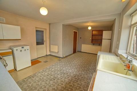 72 Brenton Road, Penn, Wolverhampton, WV4 5NX