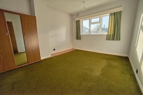 72 Brenton Road, Penn, Wolverhampton, WV4 5NX