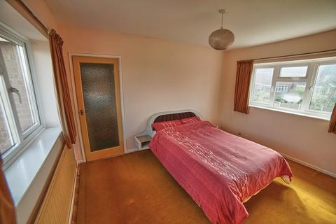 72 Brenton Road, Penn, Wolverhampton, WV4 5NX