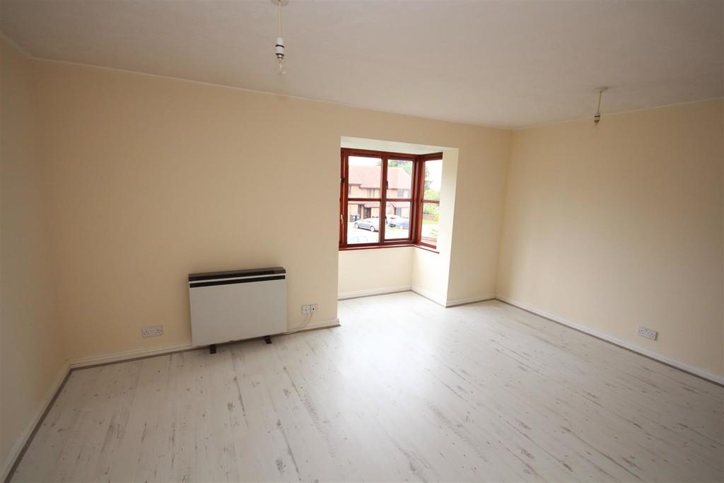 Chalice Way, Greenhithe, Kent Studio £700 pcm (£162 pw)