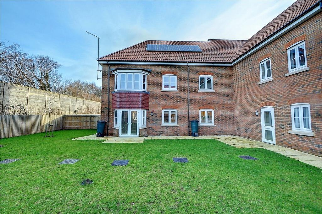 Furlonger Place, Liphook, Hampshire 2 bed flat £125,000