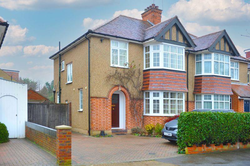 Meadow Way, Eastcote 3 bed semidetached house £865,000