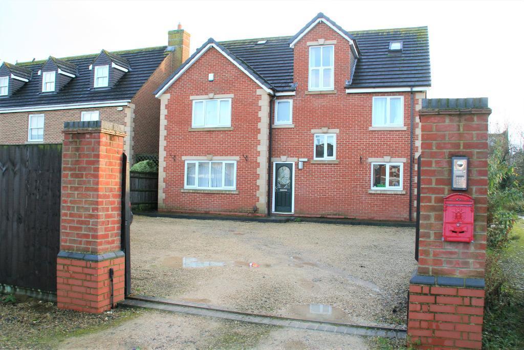High Street, Haydon Wick, Swindon... 1 bed in a house share £550 pcm (£127 pw)