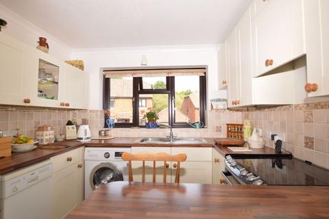 2 Crofts Close, Chiddingfold, Godalming, GU8 4SG