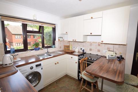 2 Crofts Close, Chiddingfold, Godalming, GU8 4SG