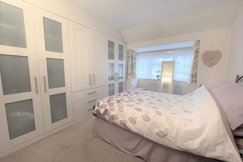 61 Combe Road, Godalming, GU7 3SL