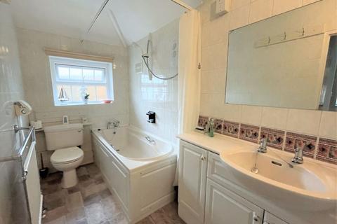 61 Combe Road, Godalming, GU7 3SL