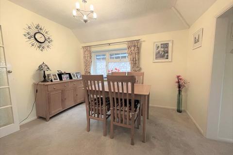 61 Combe Road, Godalming, GU7 3SL