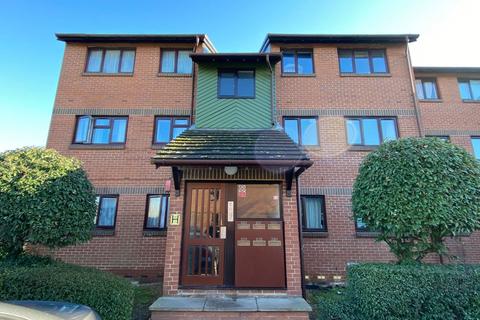 2 bedroom flat to rent, Maltby Drive, Greater London EN1