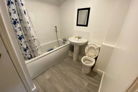 2 bedroom flat to rent, Maltby Drive, Greater London EN1
