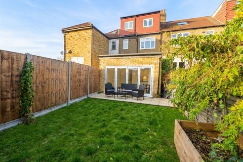 1 bedroom in a house share to rent, Boundary Road, Colliers Wood, London, SW19