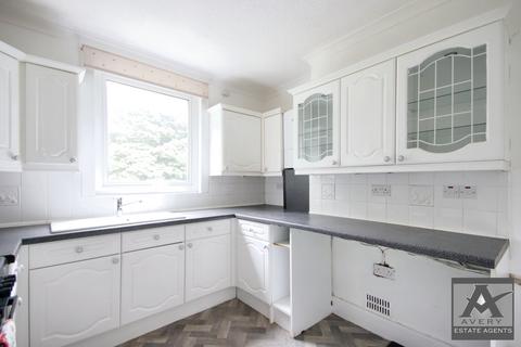 2 bedroom flat to rent, Ashcombe Park Road, BS23