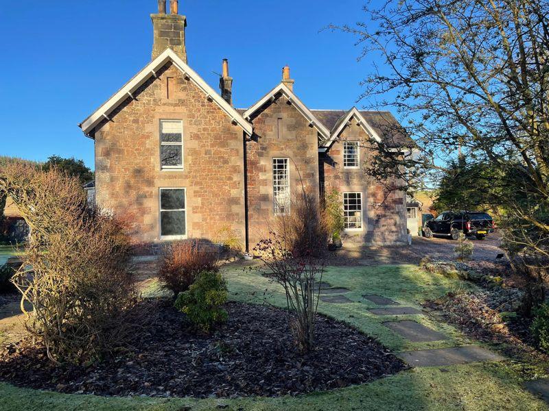 Hanna House, Skirling, Biggar 5 bed detached house £695,000