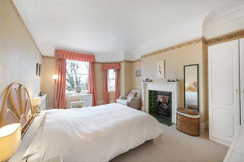 Flat 20, Sydney House Woodstock Road, London, W4 1DP