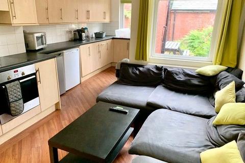 4 bedroom house share to rent, 12 Alderson Place, City Centre