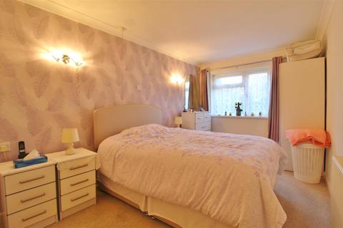 1 bedroom retirement property for sale - Lymington Road, Highcliffe