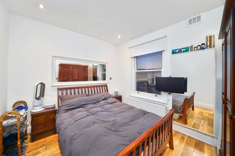 2 bedroom flat for sale - Chaplin Road, Willesden