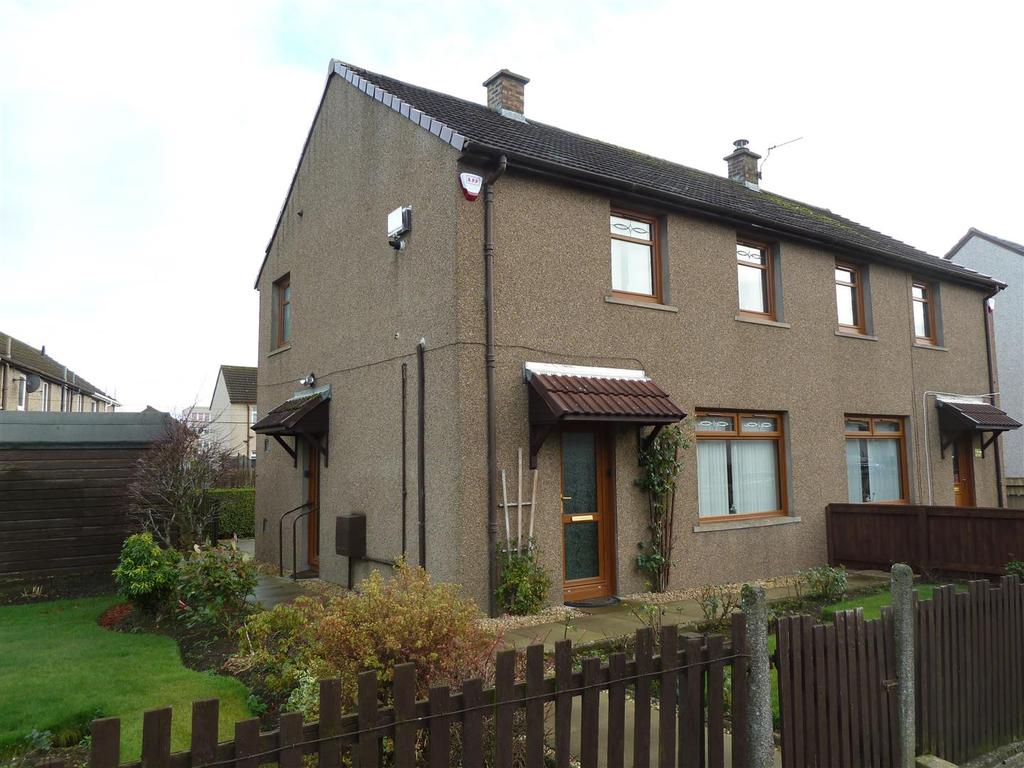 Cleland Street, Whitburn, Bathgate 2 bed semidetached house £110,000