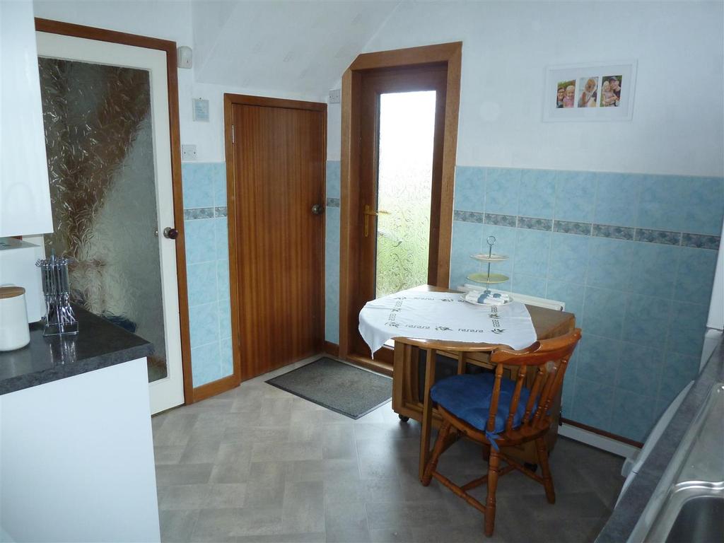 010.jpg
