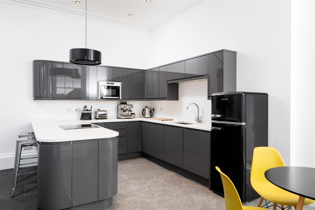 Flat 7 York House-12.jpg