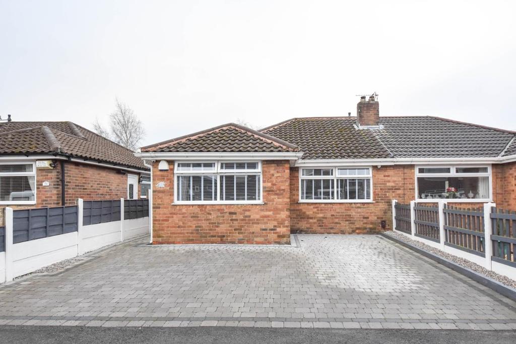 Maple Avenue, Hindley Green, Wigan... 2 bed semidetached bungalow £