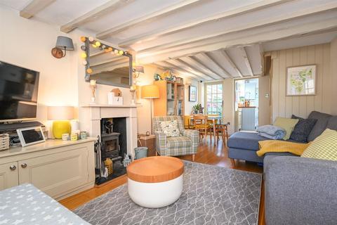 16 Bell Road, East Molesey, KT8 0SS