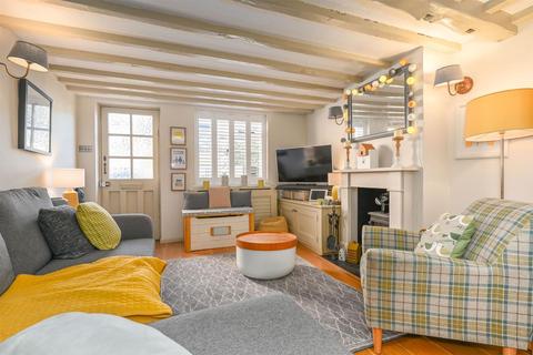 16 Bell Road, East Molesey, KT8 0SS