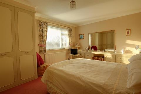 24 Beckside, Hornsea, HU18 1RT