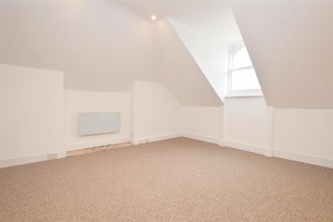 2 bedroom flat to rent - Spencer Road, Town Centre