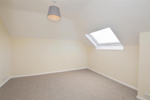 2 bedroom flat to rent - Spencer Road, Town Centre