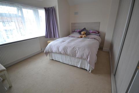 3 bedroom semi-detached house to rent - 8 Beechcroft Avenue, Croxley Green, Rickmansworth