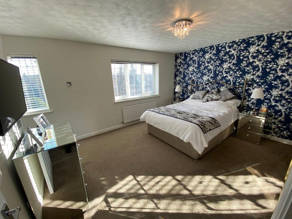 Bed 1.jpg