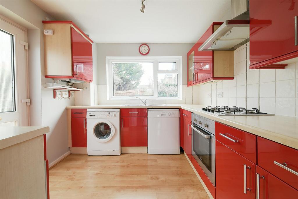 , Banstead DSC 19215 Pine Place, Banstead .jpg